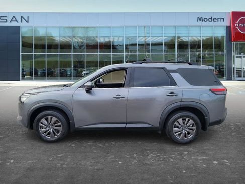 Certified 2024 Nissan Pathfinder SV image 7