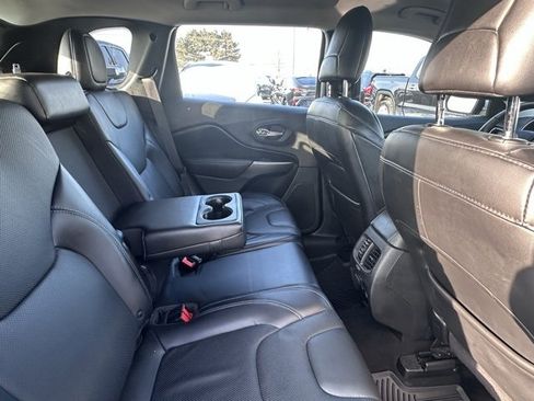 Used 2019 Jeep Cherokee Limited image 15