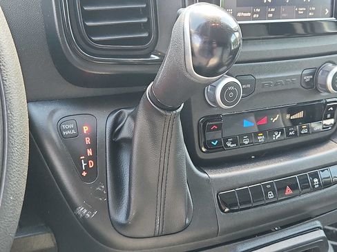 Used 2025 RAM ProMaster 2500 w/ Convenience Group FWD image 14