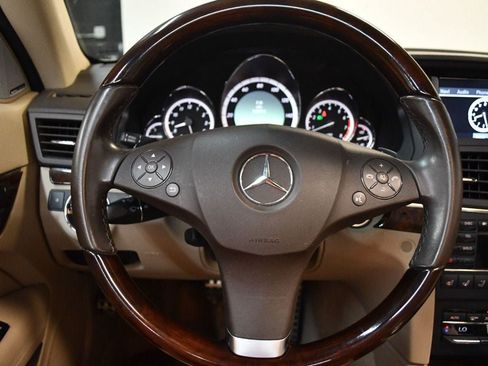 Used 2011 Mercedes-Benz E 550 Cabriolet image 42
