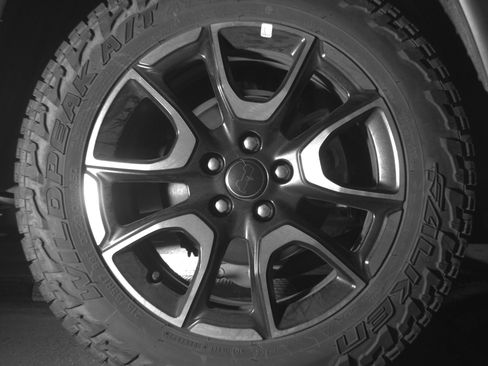 Used 2025 Jeep Compass Trailhawk AWD/4WD image 15