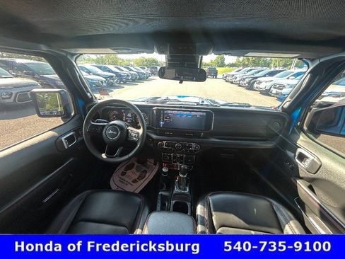 Used 2024 Jeep Wrangler Unlimited Rubicon w/ Safety Group AWD/4WD image 28