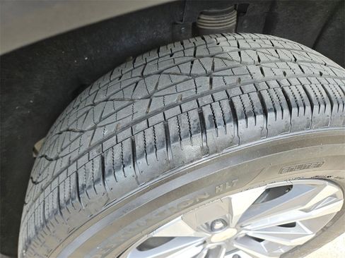 Used 2025 Chevrolet Equinox LT image 28