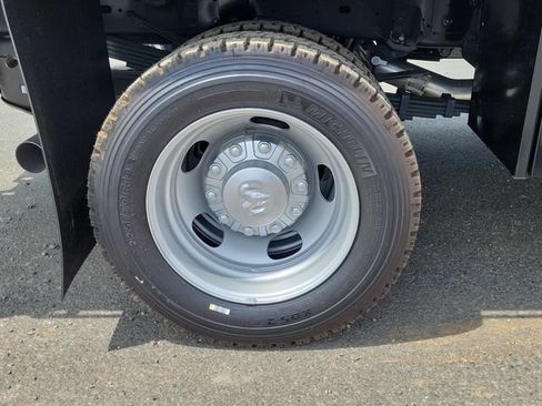 New 2026 RAM 5500 Tradesman w/ Chrome Appearance Group AWD/4WD image 11