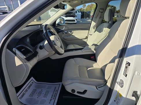 Used 2020 Volvo XC90 T6 Momentum w/ Protection Package Premier image 13
