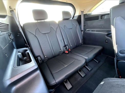 Used 2025 Kia Sorento SX image 30