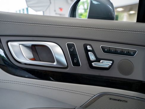 Used 2014 Mercedes-Benz SL 550 image 29