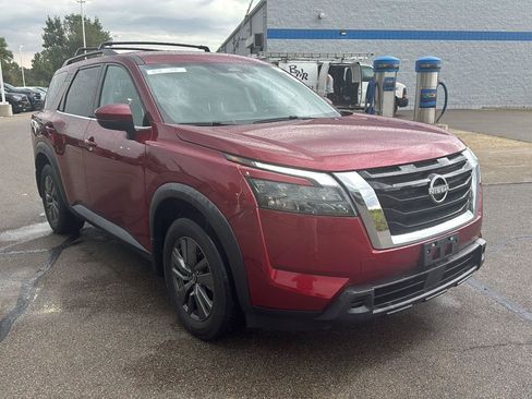 Used 2024 Nissan Pathfinder SV w/ Lighting Package (N92) AWD/4WD image 7