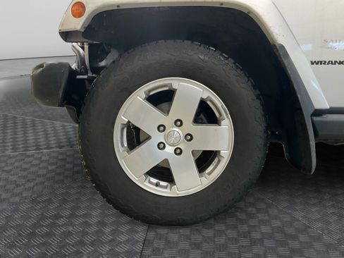 Used 2011 Jeep Wrangler Sahara image 14