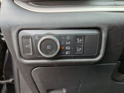 Certified 2022 Ford Explorer XLT w/ Equipment Group 202A image 10