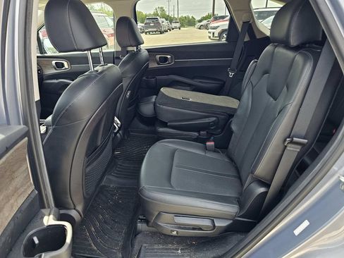 Used 2021 Kia Sorento EX FWD image 18