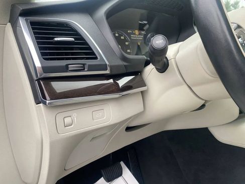 Used 2019 Volvo XC90 T5 Momentum w/ Advanced Package image 10