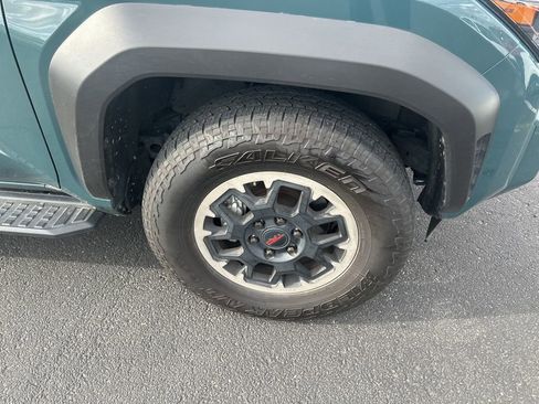 Used 2025 Toyota 4Runner TRD Off-Road Premium image 12