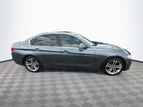 Used 2017 BMW 330i Sedan image 9