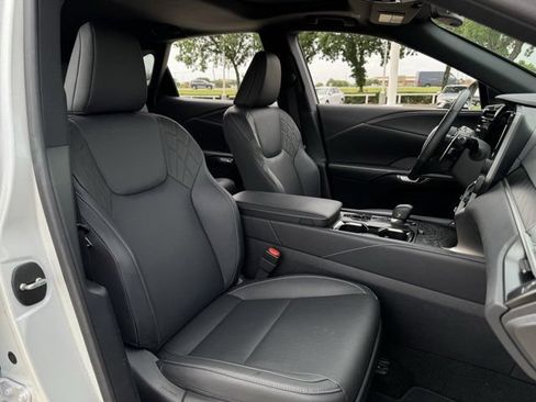 Used 2025 Lexus RX 350 Premium w/ Accessory Package (Z1) FWD image 32