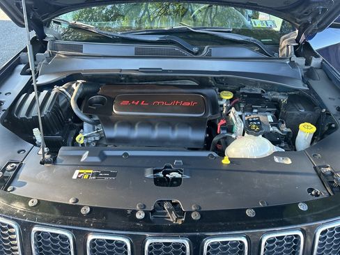 Used 2018 Jeep Compass Latitude w/ Popular Equipment Group image 46