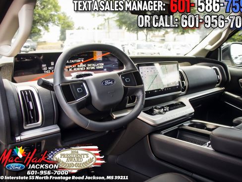 New 2025 Ford Expedition Active image 37