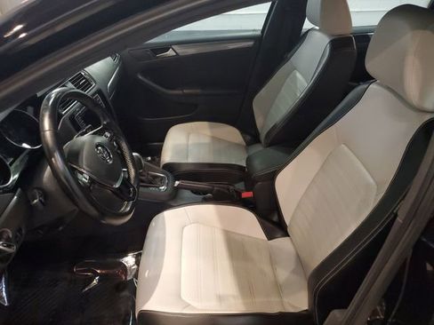 Used 2016 Volkswagen Jetta Sport FWD image 12