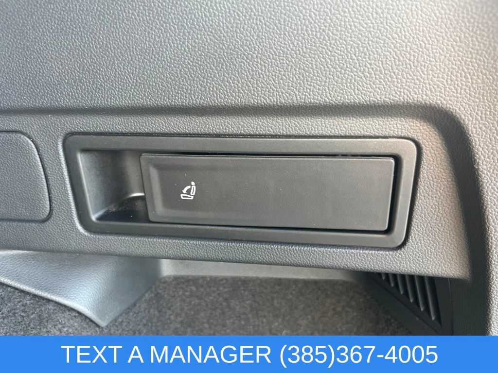 Used 2022 Volkswagen Tiguan SE R-Line AWD/4WD image 11