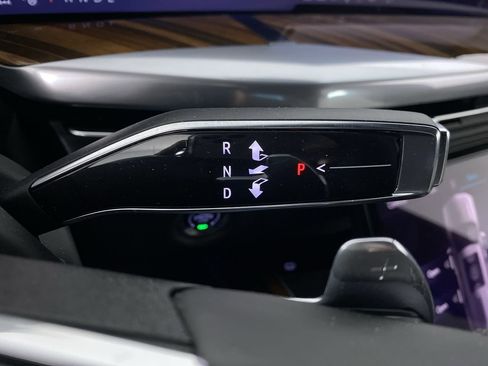 Certified 2025 Cadillac Escalade ESV Sport Platinum image 7