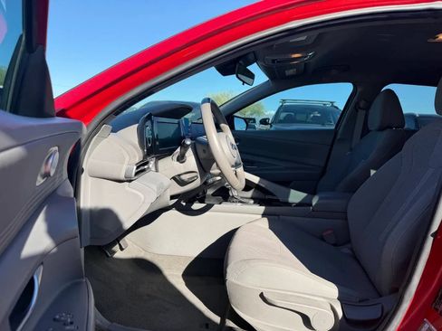 Used 2021 Hyundai Elantra SEL w/ Convenience Package FWD image 13