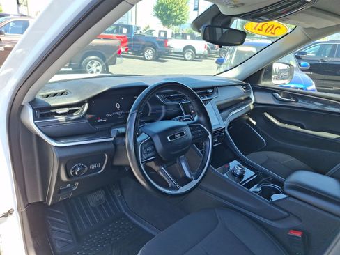 Certified 2021 Jeep Grand Cherokee L Laredo w/ Luxury Tech Group I AWD/4WD image 18