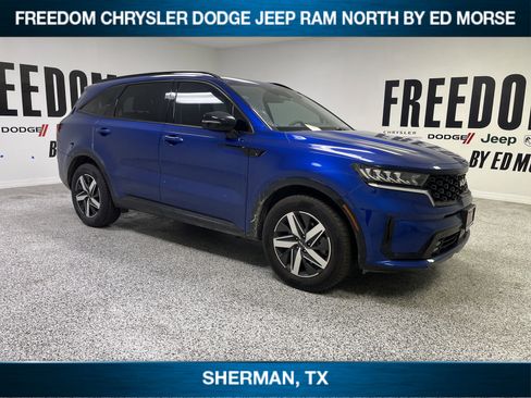 Used 2023 Kia Sorento EX image 3