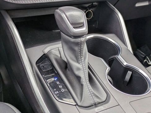 Used 2024 Toyota Highlander LE image 11