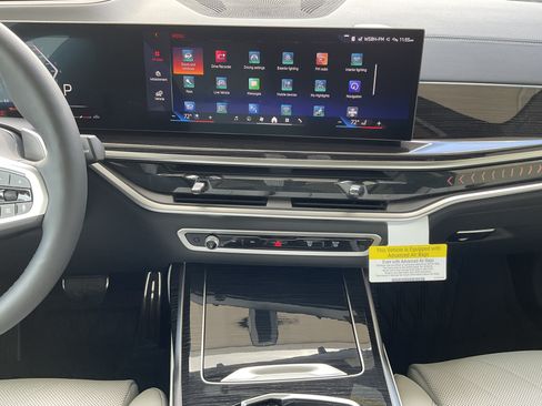 New 2027 BMW X7 xDrive40i w/ M Sport Package AWD/4WD image 16