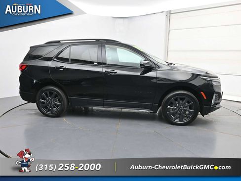 Used 2023 Chevrolet Equinox RS AWD/4WD image 16