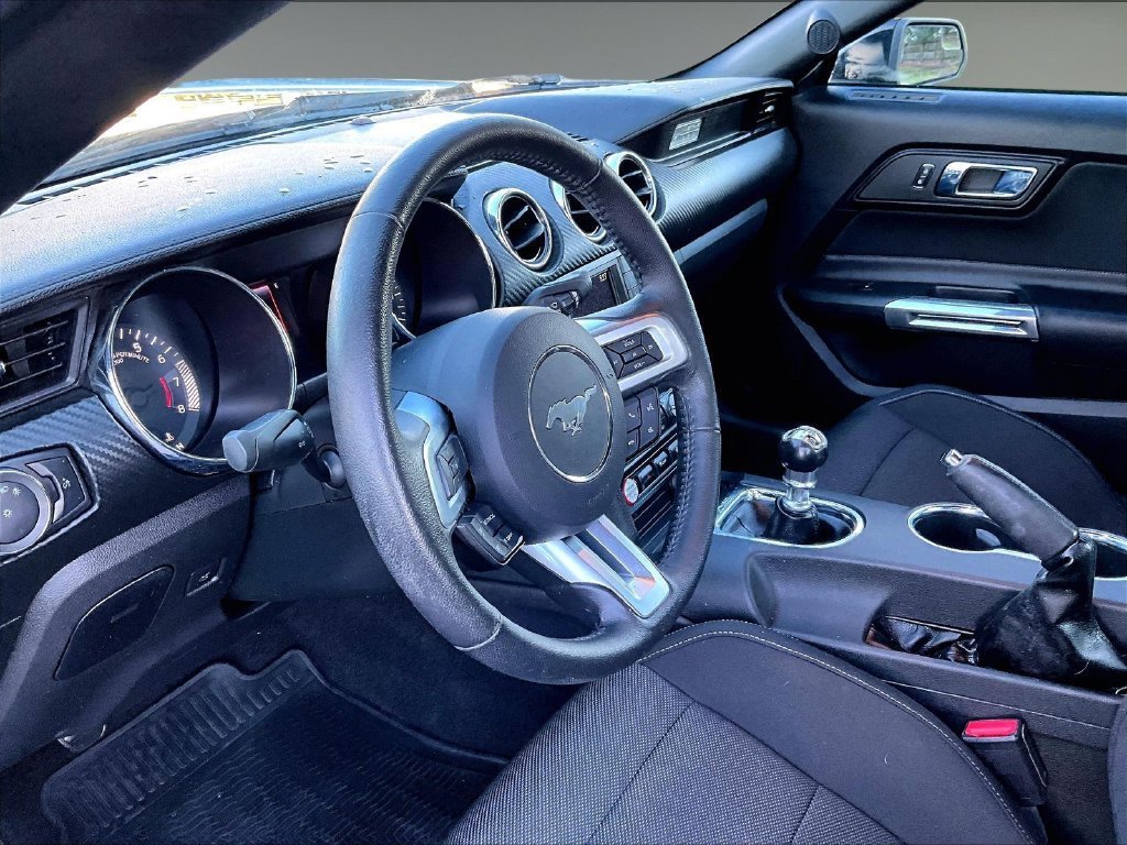 Used 2015 Ford Mustang Coupe RWD image 8