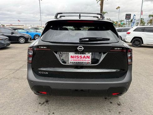 New 2026 Nissan Kicks SV w/ Charging Package FWD image 5
