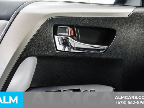 Used 2018 Toyota RAV4 XLE AWD/4WD image 51