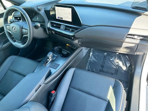 Used 2025 Lexus UX 300h FWD image 33