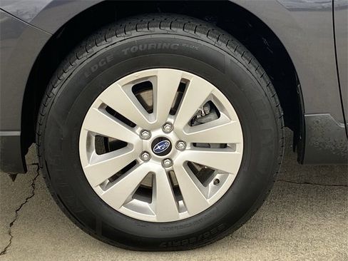 Used 2017 Subaru Outback 2.5i Premium image 24
