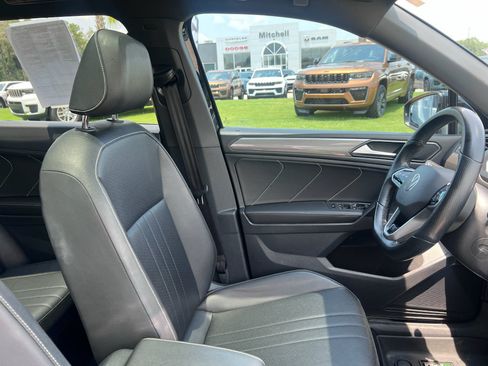 Used 2023 Volkswagen Tiguan SE R-Line AWD/4WD image 15