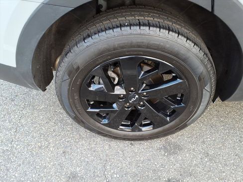 Used 2023 Kia Sorento S image 7