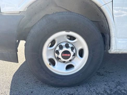 Used 2019 GMC Savana 2500 w/ Driver Convenience Package RWD image 9
