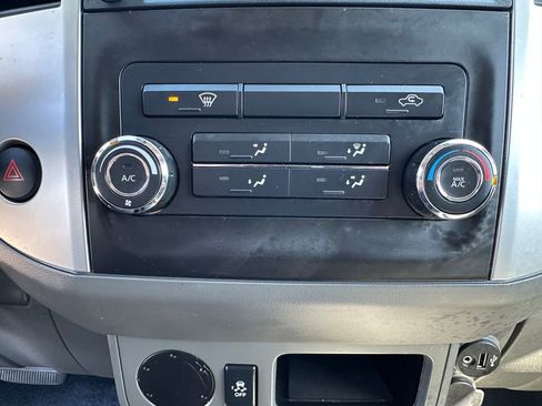 Used 2019 Nissan Frontier SV image 17