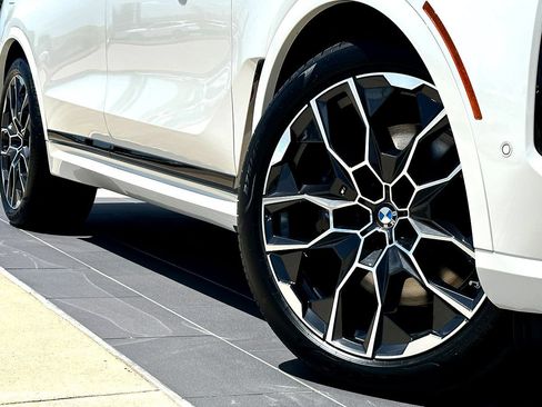 New 2027 BMW X7 M60i AWD/4WD image 2