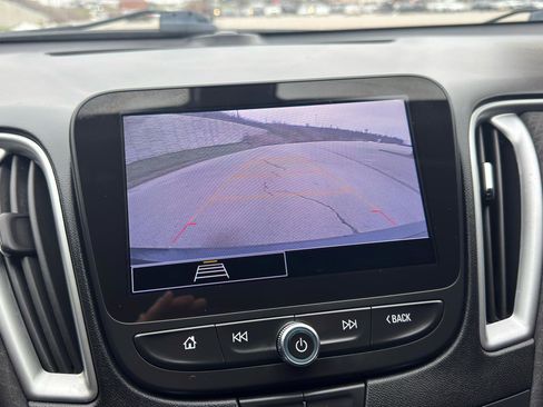 Used 2022 Chevrolet Malibu LT FWD image 22