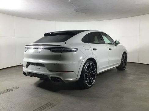 Used 2023 Porsche Cayenne Turbo AWD/4WD image 7