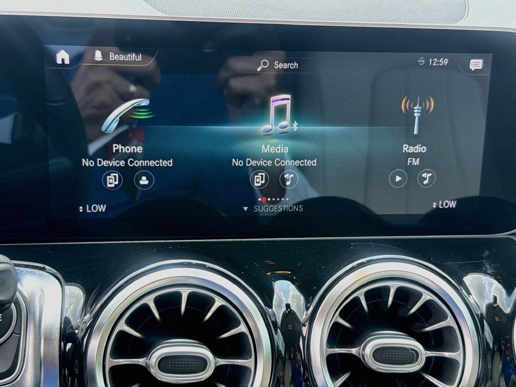 Used 2021 Mercedes-Benz GLB 250 4MATIC image 16