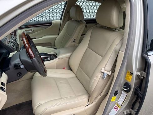 Used 2014 Lexus LS 460 AWD w/ Comfort Package image 7