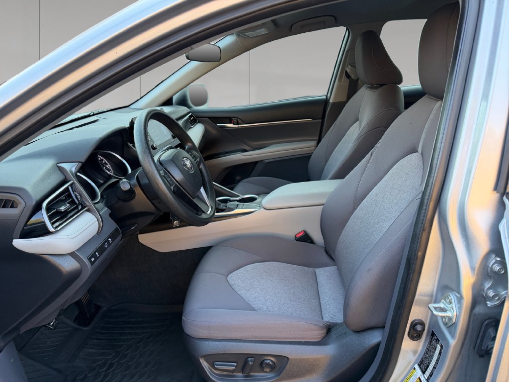 Used 2022 Toyota Camry LE FWD image 11