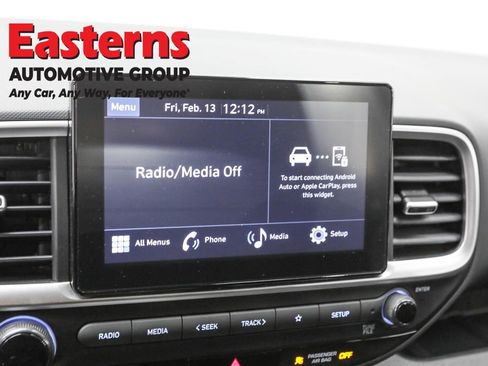 Used 2025 Hyundai Venue SE image 19