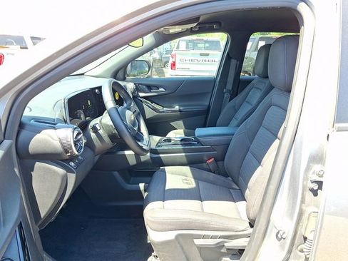 Used 2025 Chevrolet Equinox LT FWD image 9