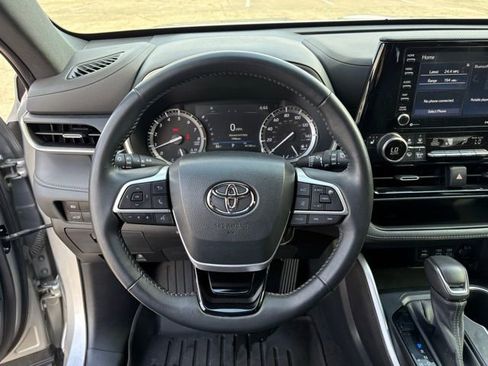 Used 2022 Toyota Highlander XSE image 20