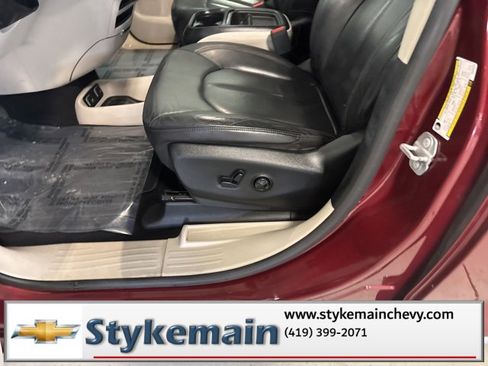 Used 2019 Chrysler Pacifica Touring-L image 34
