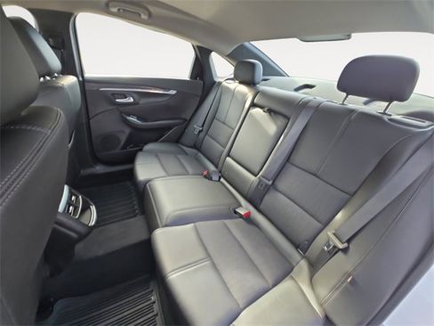 Used 2018 Chevrolet Impala LT image 13